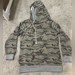 super cute camo sweatshirt